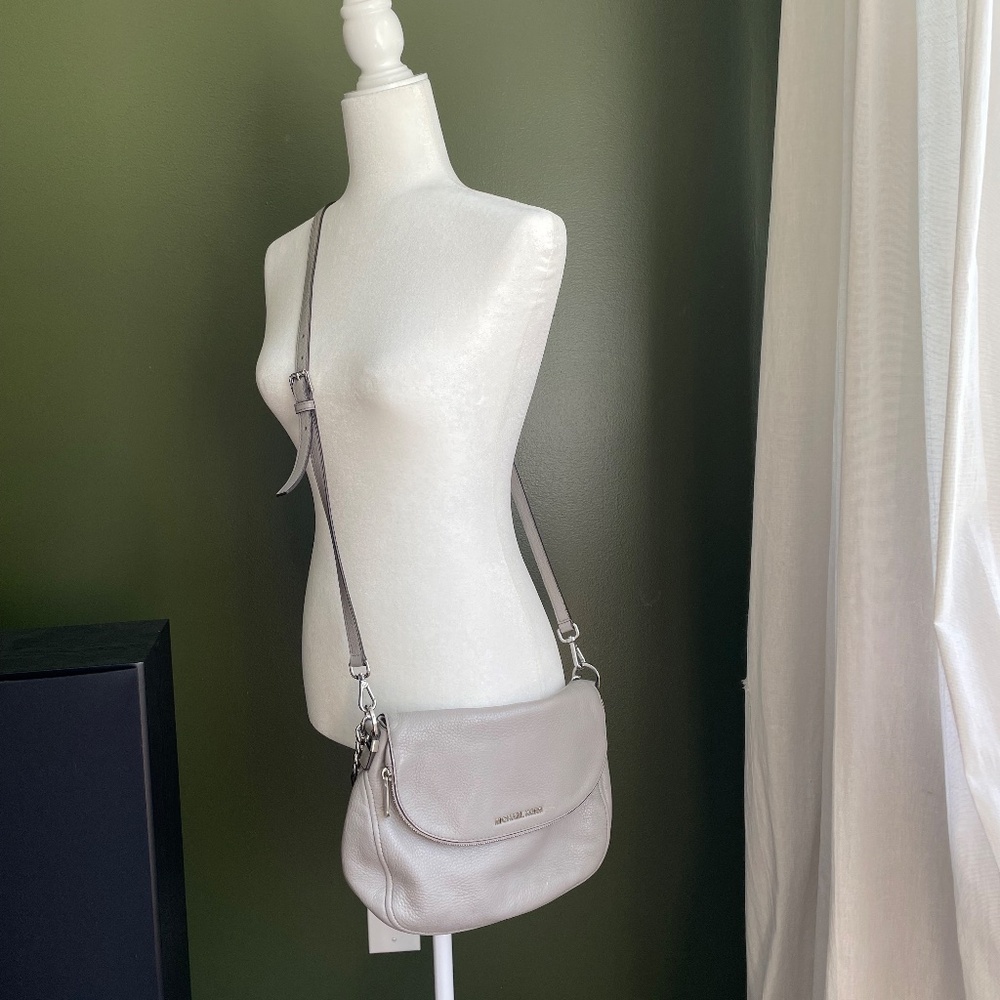 Michael Kors Bedford medium pebble leather gray crossbody purse